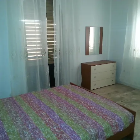 San Costantino Apartman *